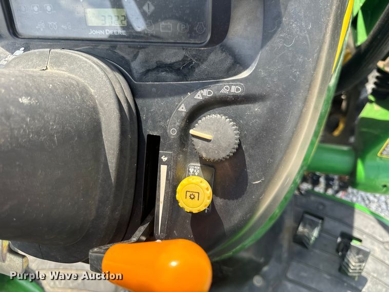 image for item OF9700 2013 John Deere 3520 MFWD tractor