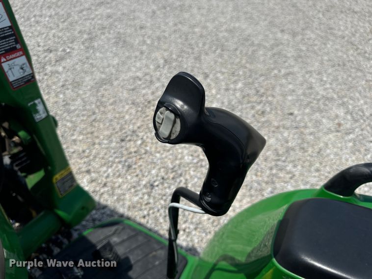 image for item OF9700 2013 John Deere 3520 MFWD tractor