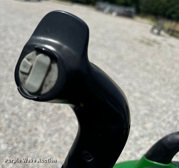 image for item OF9700 2013 John Deere 3520 MFWD tractor