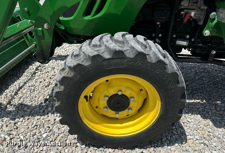 image for item OF9700 2013 John Deere 3520 MFWD tractor