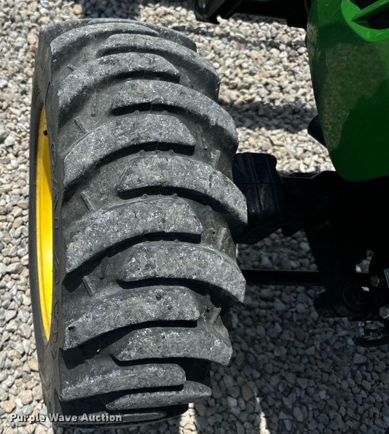 image for item OF9700 2013 John Deere 3520 MFWD tractor