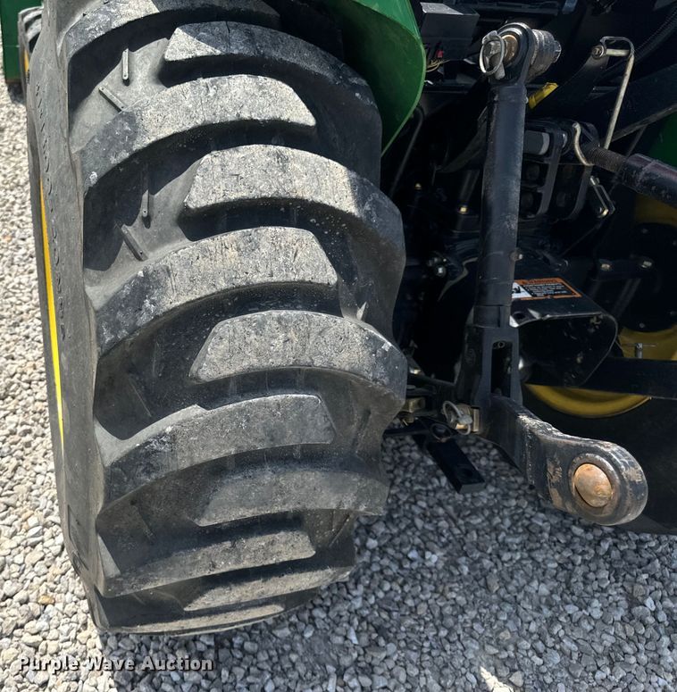 image for item OF9700 2013 John Deere 3520 MFWD tractor