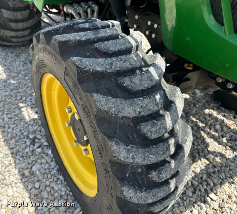 image for item OF9700 2013 John Deere 3520 MFWD tractor