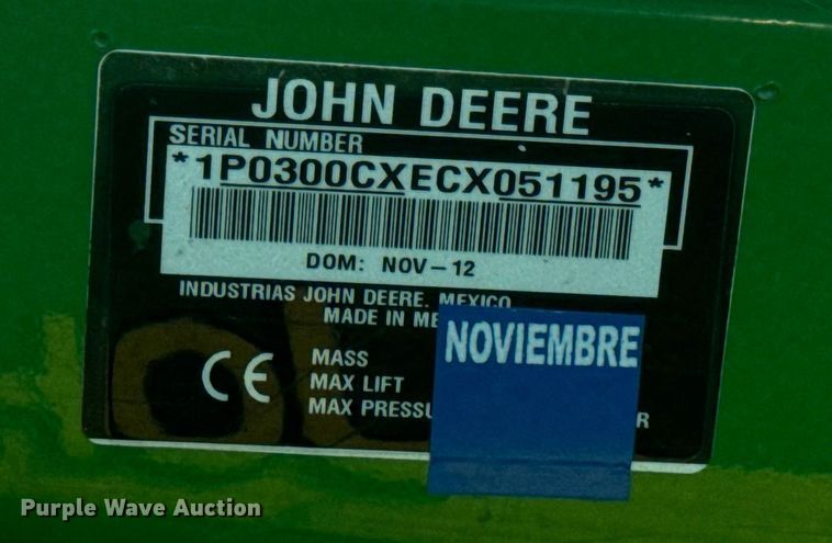 image for item OF9700 2013 John Deere 3520 MFWD tractor