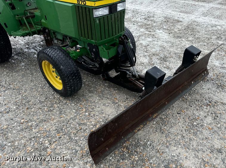 image for item OF9776 1994 John Deere 870 MFWD tractor