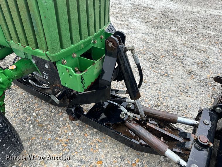 image for item OF9776 1994 John Deere 870 MFWD tractor