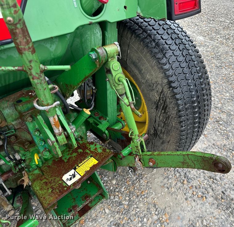 image for item OF9776 1994 John Deere 870 MFWD tractor