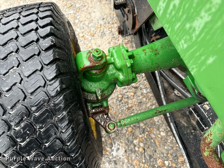 image for item OF9776 1994 John Deere 870 MFWD tractor