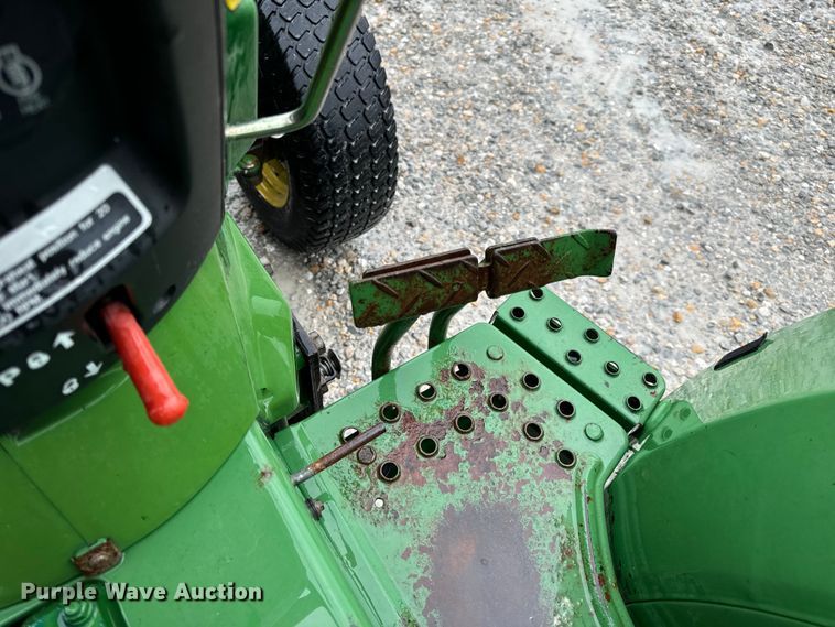 image for item OF9776 1994 John Deere 870 MFWD tractor