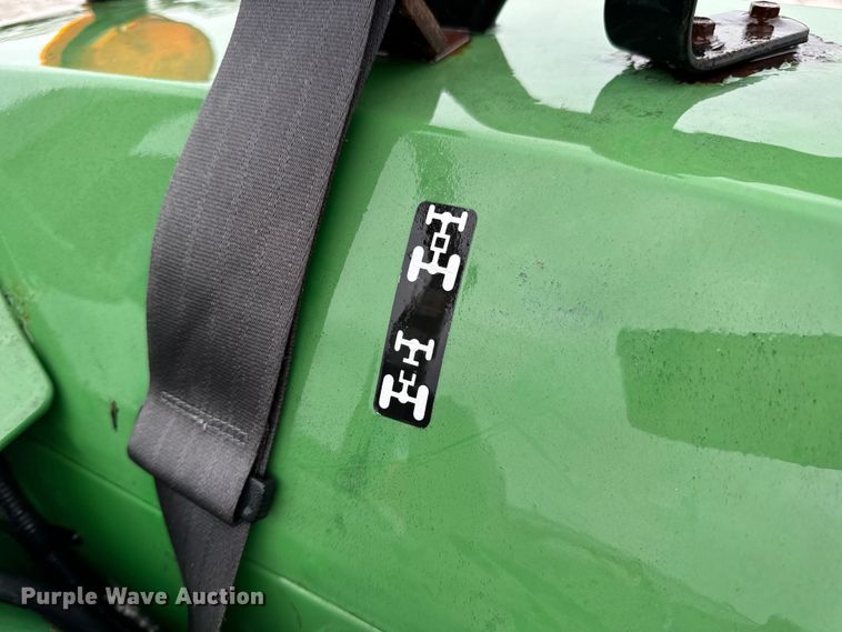 image for item OF9776 1994 John Deere 870 MFWD tractor