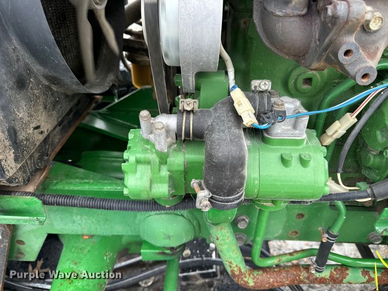 image for item OF9776 1994 John Deere 870 MFWD tractor