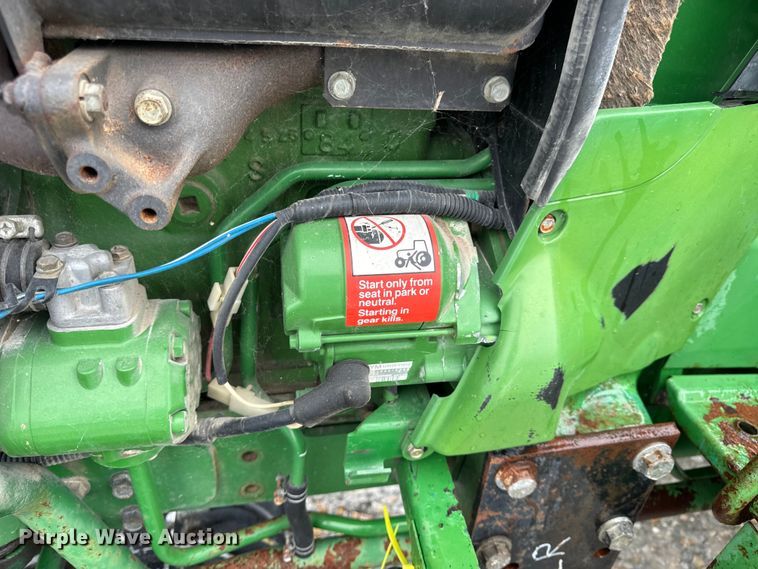 image for item OF9776 1994 John Deere 870 MFWD tractor