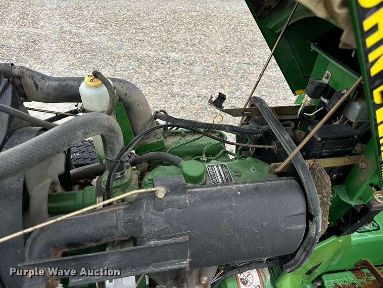 image for item OF9776 1994 John Deere 870 MFWD tractor