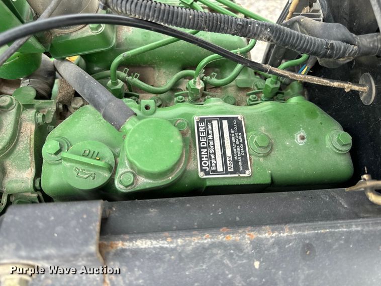image for item OF9776 1994 John Deere 870 MFWD tractor