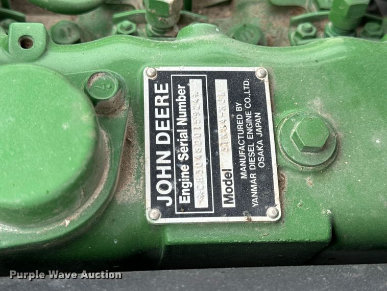 image for item OF9776 1994 John Deere 870 MFWD tractor