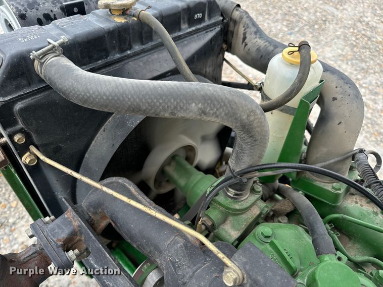 image for item OF9776 1994 John Deere 870 MFWD tractor