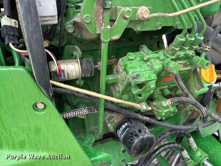 image for item OF9776 1994 John Deere 870 MFWD tractor
