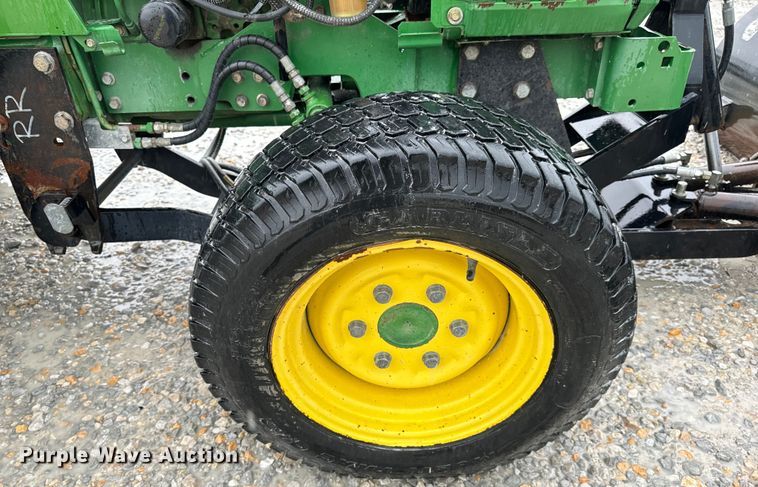 image for item OF9776 1994 John Deere 870 MFWD tractor