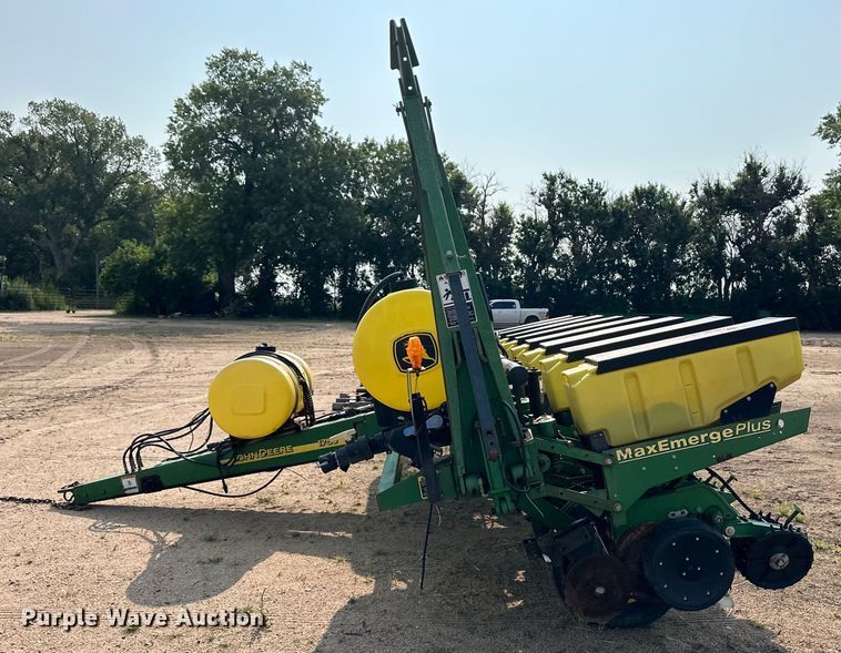 image for item OL9724 John Deere 1750 no-till planter