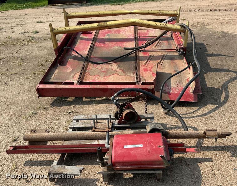 image for item OL9733 Farmhand bale accumulator