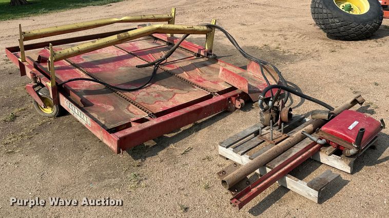 image for item OL9733 Farmhand bale accumulator