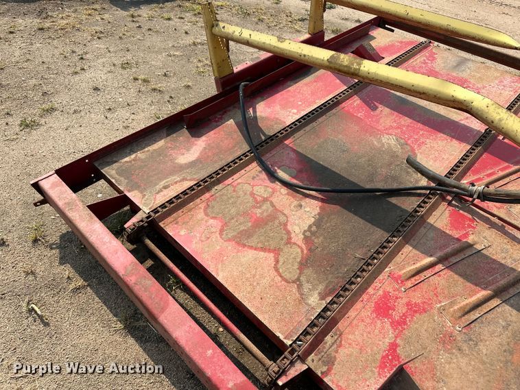 image for item OL9733 Farmhand bale accumulator