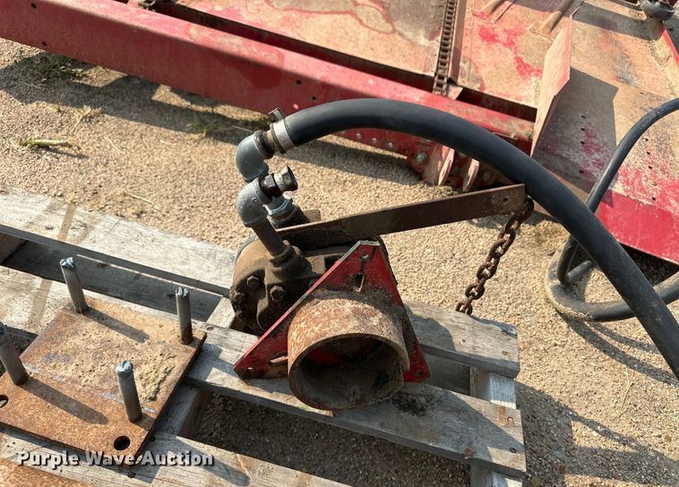 image for item OL9733 Farmhand bale accumulator