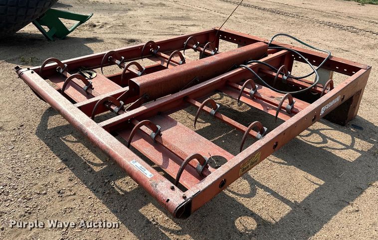 image for item OL9735 Farmhand H118-A bale accumulator grapple