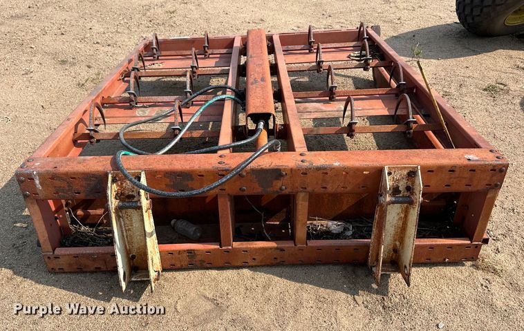 image for item OL9735 Farmhand H118-A bale accumulator grapple