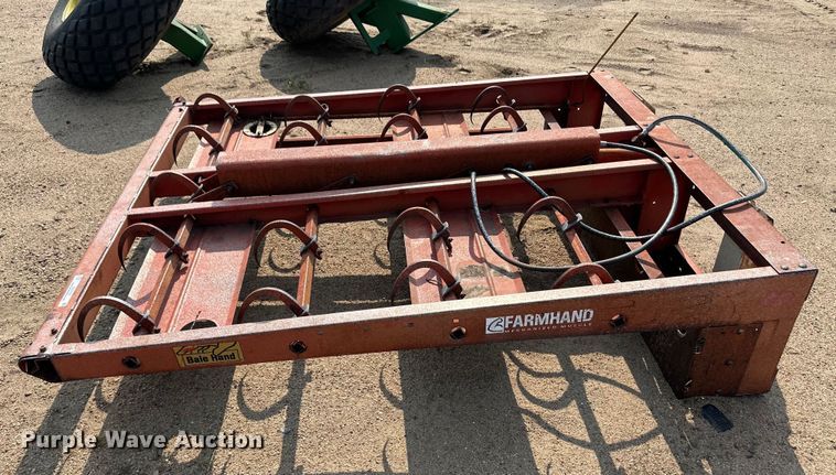 image for item OL9735 Farmhand H118-A bale accumulator grapple