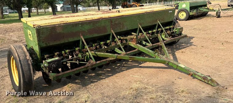 image for item OL9737 John Deere D208C grain drill