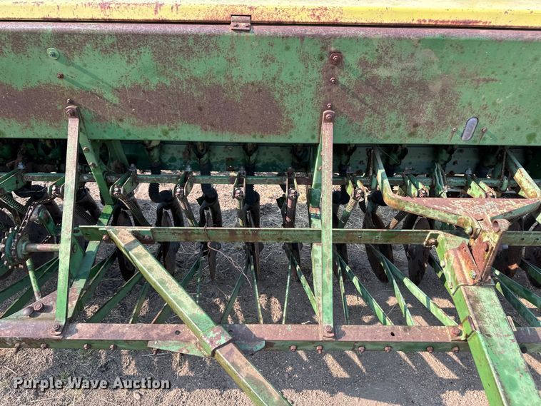 image for item OL9737 John Deere D208C grain drill