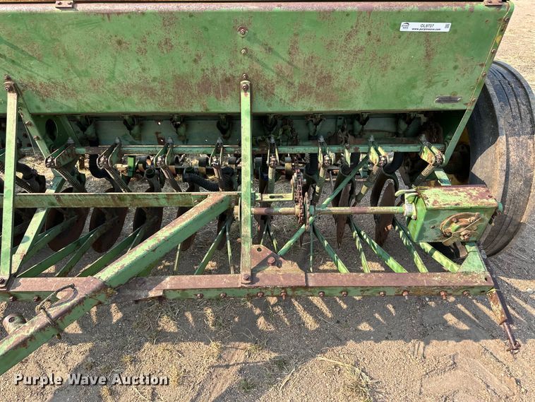image for item OL9737 John Deere D208C grain drill