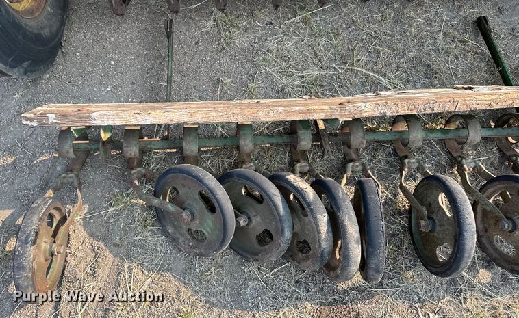 image for item OL9737 John Deere D208C grain drill