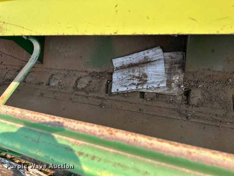 image for item OL9737 John Deere D208C grain drill