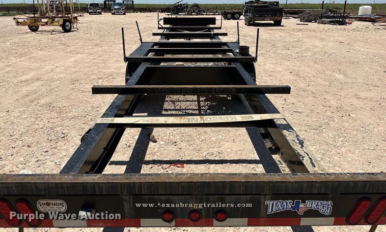 image for item DG4448 2019 Texas Bragg pipe trailer