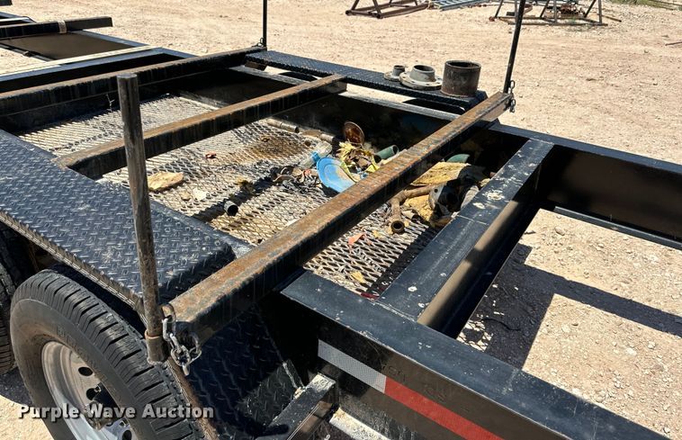 image for item DG4448 2019 Texas Bragg pipe trailer