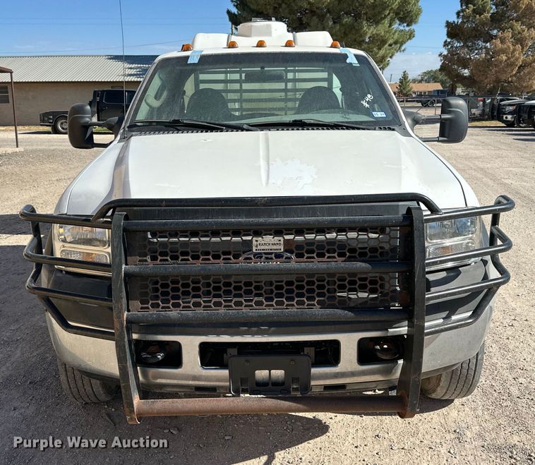 image for item DK6677 2007 Ford F550 Super Duty SuperCab flatbed truck