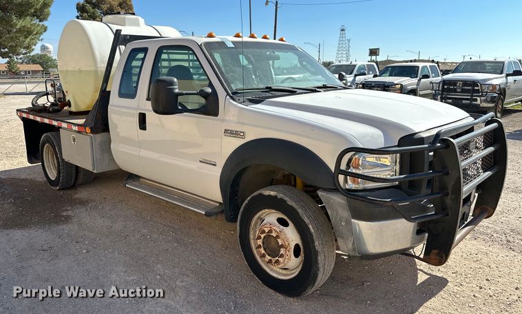 image for item DK6677 2007 Ford F550 Super Duty SuperCab flatbed truck