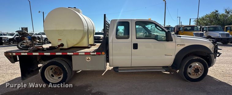 image for item DK6677 2007 Ford F550 Super Duty SuperCab flatbed truck