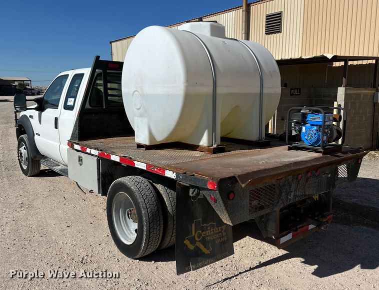 image for item DK6677 2007 Ford F550 Super Duty SuperCab flatbed truck
