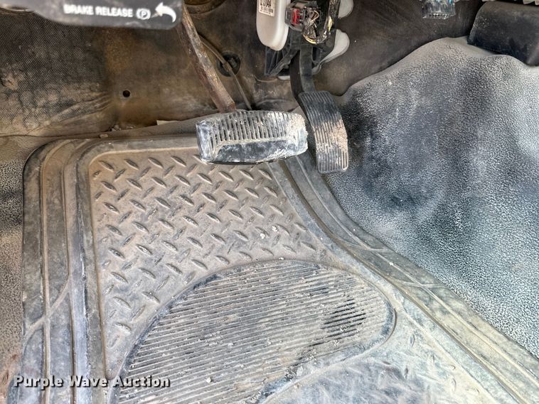 image for item DK6677 2007 Ford F550 Super Duty SuperCab flatbed truck