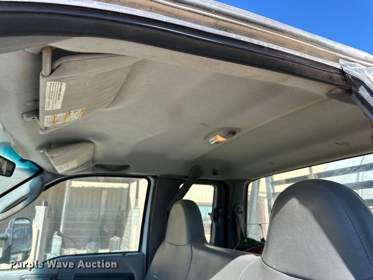 image for item DK6677 2007 Ford F550 Super Duty SuperCab flatbed truck