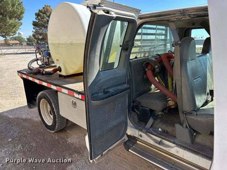 image for item DK6677 2007 Ford F550 Super Duty SuperCab flatbed truck