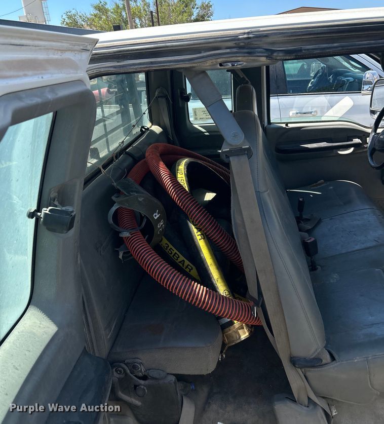 image for item DK6677 2007 Ford F550 Super Duty SuperCab flatbed truck