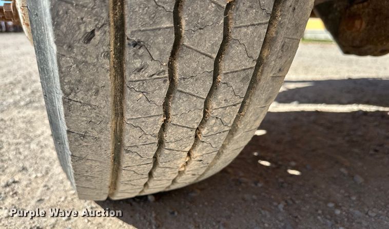 image for item DK6677 2007 Ford F550 Super Duty SuperCab flatbed truck