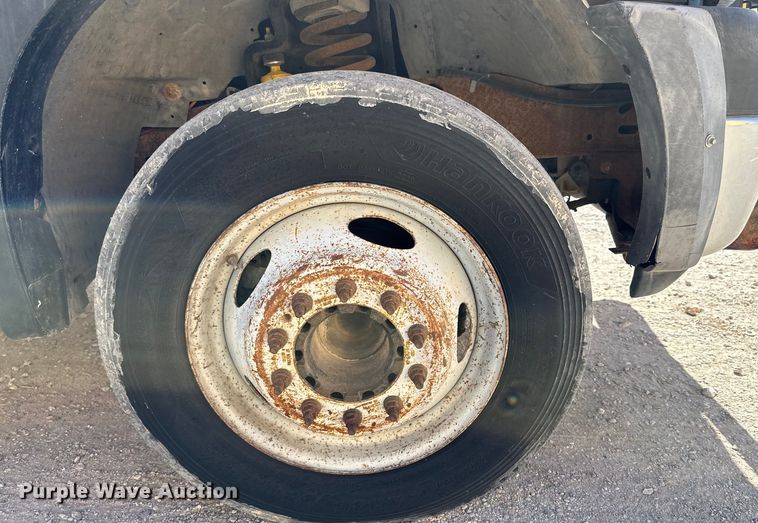 image for item DK6677 2007 Ford F550 Super Duty SuperCab flatbed truck