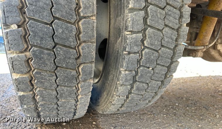 image for item DK6677 2007 Ford F550 Super Duty SuperCab flatbed truck