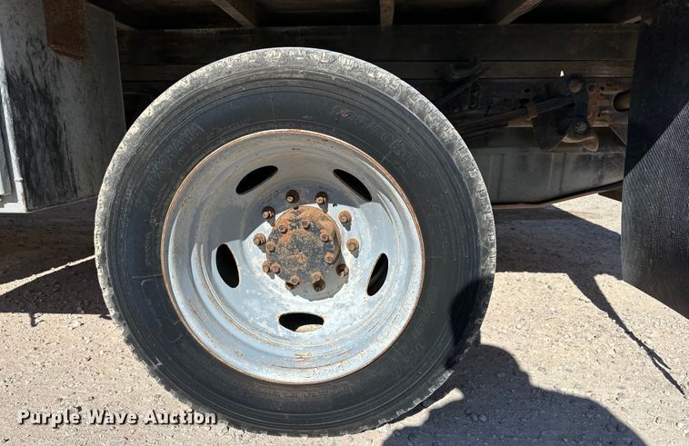 image for item DK6677 2007 Ford F550 Super Duty SuperCab flatbed truck