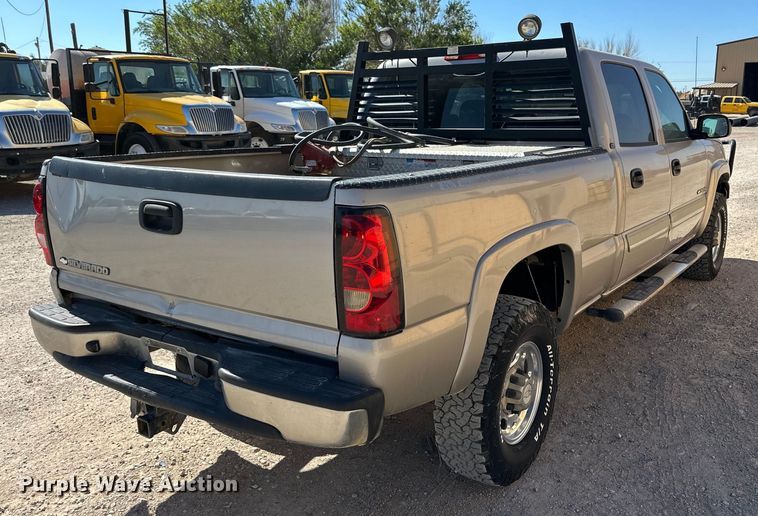 image for item DK6679 2006 Chevrolet Silverado 2500HD Crew Cab pickup truck